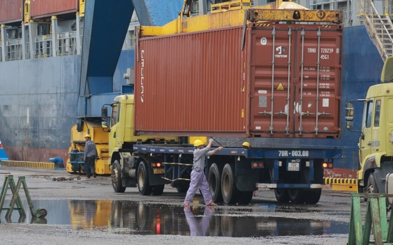 Áp Lực Cạnh Tranh Doanh Nghiệp Xuất Khẩu