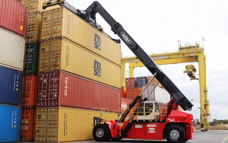 Cac loai phi trong logistics phai tra cho don vi quan ly bai cang