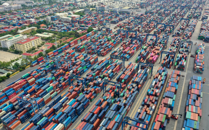  Cac loai phi trong logistics do hang hoa bi giu lai tai bai cang