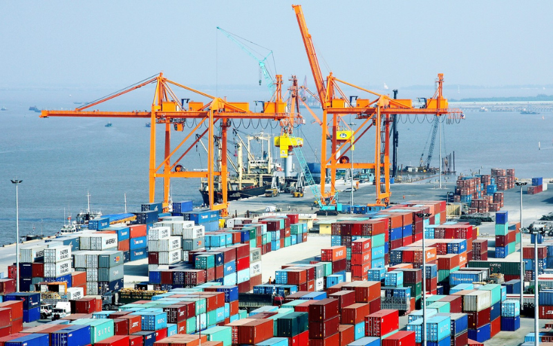 Cảng Container Và Hạ Tầng Vận Tải Đường Biển