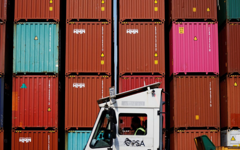 Early Document Preparation Mitigates Container Transportation Risks