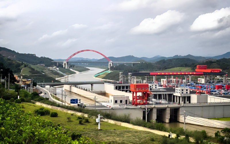 Đầu mối Madao thuộc kênh đào Bình Lục tại Lingshan Quảng Tây