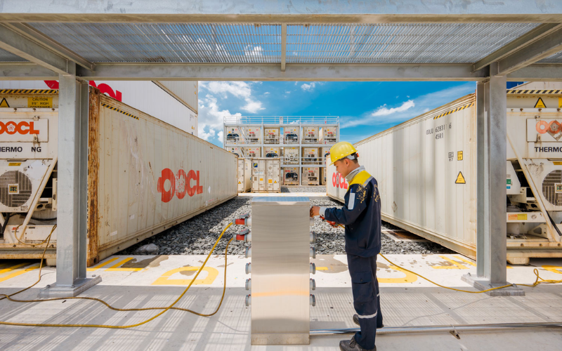 Quy trình Logistic tại bãi container cảng biển, duy trì nguồn điện và kiểm soát nhiệt độ 