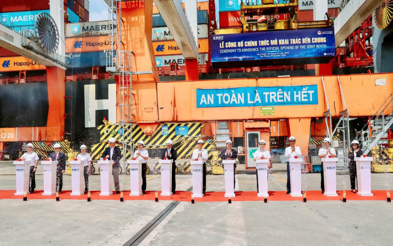 Ceremony announcing the CMIT TCTT joint berth officially opening for commercial operation at Cai Mep Thi Vai