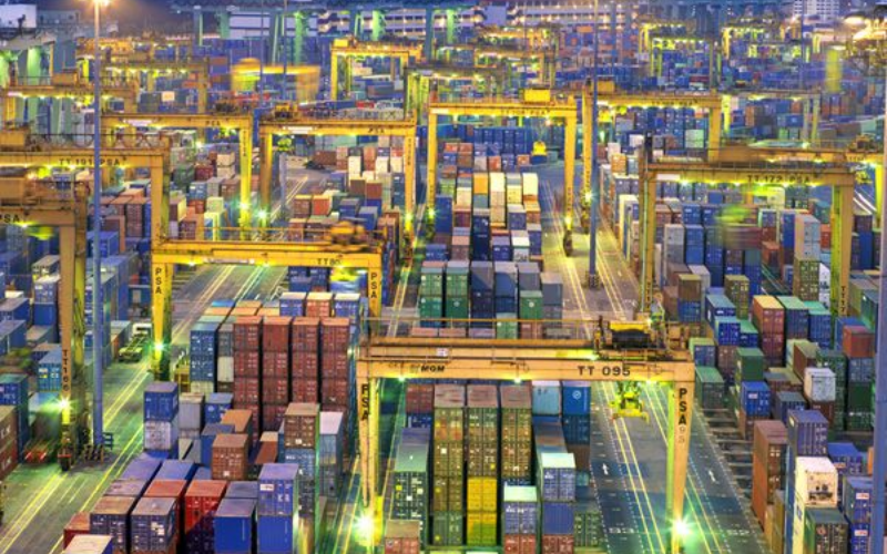 Các lưu ý về chi phí local charge và thời gian cắt máng khi đi hàng lẻ LCL