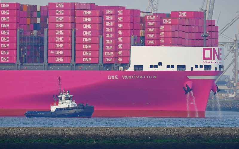 Mũi siêu tàu vận tải biển ONE Innovation được trang bị kính chắn gió đặc biệt để giảm lực cản không khí.