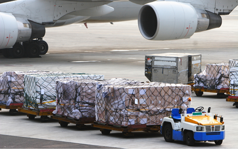 Nghịch Lý Giá Cước Vận Chuyển Hàng Không