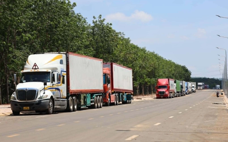 Nguyên nhân khó tuyển tài xế container