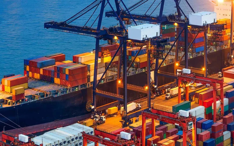 Nhu Cầu Vận Chuyển Container Quốc Tế Thấp Điểm