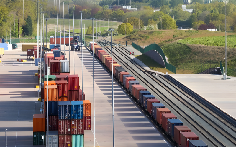 Phát Triển Mạng Lưới Đường Sắt Chở Hàng