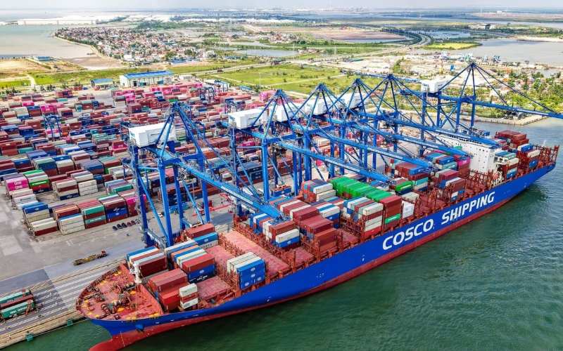 Rủi Ro Vận Chuyển Container Qua Eo Biển Hormuz