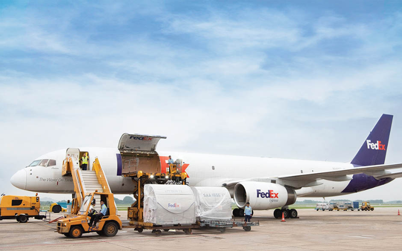 Sản Lượng Vận Chuyển Hàng Không Sụt Giảm