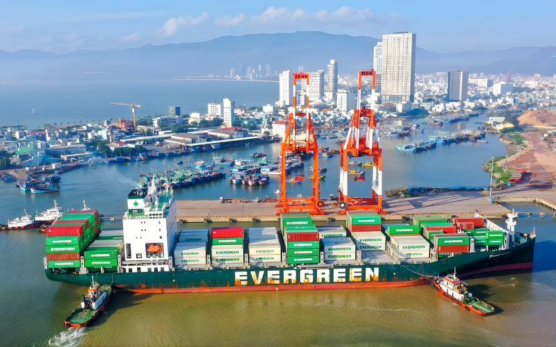 Tầm Nhìn Phát Triển Các Siêu Cảng Lớn