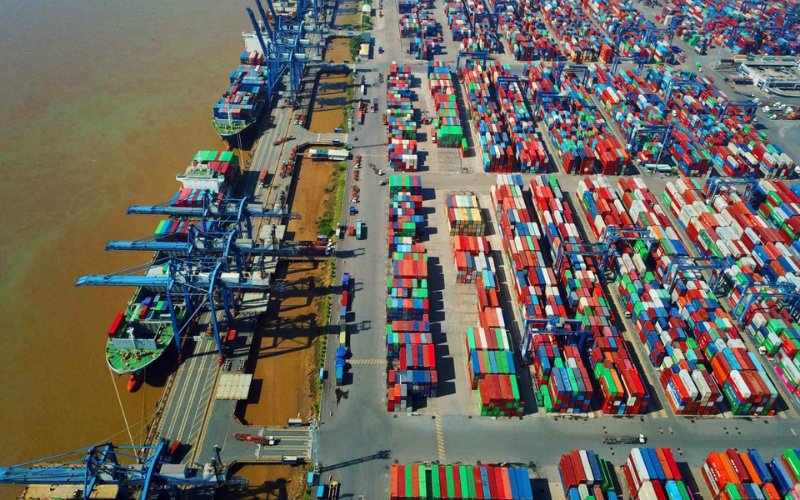Tăng Trưởng Lưu Lượng Hàng Hóa Và Dịch Vụ Logistics TPHCM