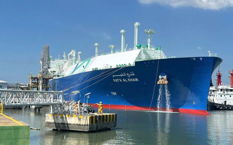  Hình ảnh thực tế tàu FAT H AL KHAIR vận chuyển LNG đường biển cập bến an toàn trong tuyến vận tải biển Trung Đông