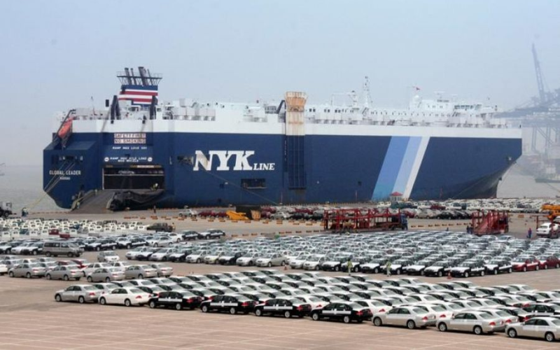 Tàu Roro chuyên chở xe ô tô và phương tiện cơ giới nguyên chiếc.