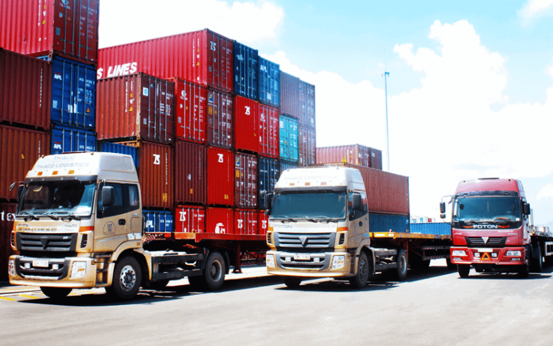 Thực trạng tuyển tài xế container lương cao