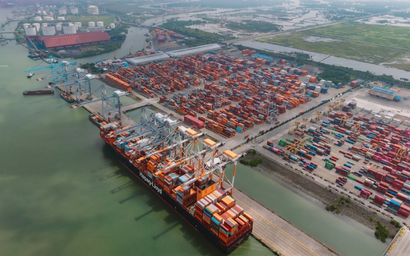Toàn cảnh cảng container nước sâu khu vực bến chung CMIT TCTT tại Cái Mép Thị Vải