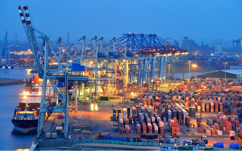 Vận tải đường biển giúp tiết kiệm chi phí nhờ khả năng chuyên chở khối lượng hàng hóa lớn