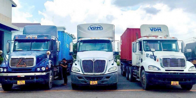 Nhà kho và xe nâng