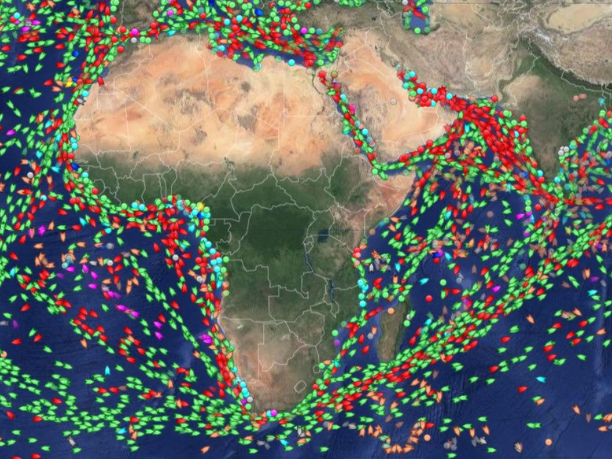 Giải Pháp Chuyển Hướng Tàu Qua Mũi Hảo Vọng Khi Biển Đỏ Dậy Sóng